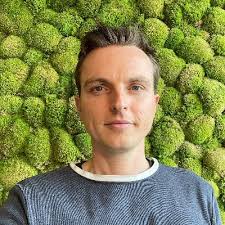 Ross Wang (@xhrwang)