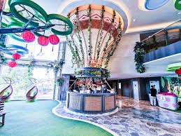 It is almost like a yearly affair that we will make our way to genting highlands to escape the sweltering weather. Hotel Review Theme Park Hotel At Genting Highlands Mshannahchia