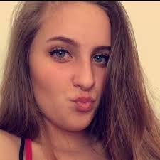 Alexis Earley's Instagram, Twitter & Facebook