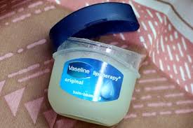 Daftar harga vaseline lip therapy terbaru agustus 2021 from hargaku.id check spelling or type a new query. 7 Lip Balm Paling Oke Buat Cowok Ada Yang Dipakai Sandiaga Uno Lho