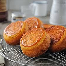 Petites Brioches Feuilletees Au Sucre D Erable Amuses Bouche Recette Brioche Feuilletee Recette Dessert