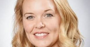 Julie Schlueter's Instagram, Twitter & Facebook