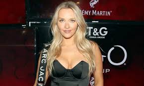 Nov 12, 2020 · here's what the olsen twins are up to in 2020. Camille Kostek Bio Age Family Body Stats Boyfriend Net Worth Facts