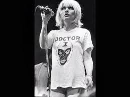The single achieved great success, reaching number four on the u.s billboard hot 100 on 18 may 1991; Blondie I Touch Myself Youtube