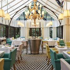 Feel welcome to raffles luxury hotels and palaces. Das Royal Monceau Ein Luxushotel Wie Es Leibt Und Lebt