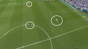 Polémica por la Roja a Huijsen: ¿Error Arbitral o Mala Decisión del VAR? - Imagen principal del artículo