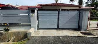 Jumlah b esar ini adalah tidak termasuk kos membina pagar konkrit sekeliling rumah. Pintu Pagar Rumah Cantik