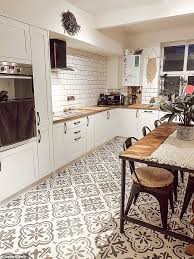 Refresh your kitchen with style. Savvy Mum Transforms Her Dated Kitchen For Just 150 After Being Quoted 15 000 For The Job Daily Mail Online