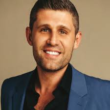 L E A D E R S O F I N F L U E N C E :