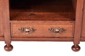 The cloud lift features in the lower apron is a common theme in the work of greene and greene. Antique Oak Arts Crafts Sideboard For Sale At Pamono