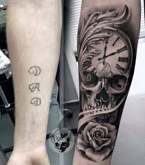 Tatouage tête de mort réaliste couleur idéal début de manchette. 100 Tatouages D Horloge Pour Homme Tatouez