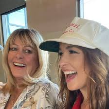 What are WVU friendly bars in Orlando to watch games?