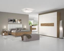 Kleiderschrank, doppelbett und nachttisch im gleichen stil? Easy Mobel Schlafzimmer Komplett Set A Manase 5 Teilig Farbe Eiche Braun Weiss Hochglanz Matratzenmasse B X L Cm 160 X 200 Material Holzwerkstoff Farbe Braun Manase A Set Easy Mobel