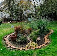 Garden Diy Beeteinfassung Aus Alten Backsteinen Eat Blog Love