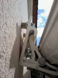 Store Banne Fixation Murale Arrachee Du Mur Que Faire