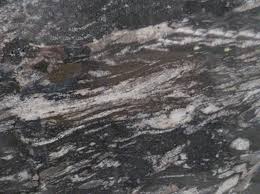 Wenn sie nach einer schwarzen, stilvollen arbeitsplatte, die sich wie stein anfühlt, suchen, empfehlen wir alternativ unsere arbeitsplatte schwarzer schiefer. Black Forest Granit Arbeitsplatte 1 Wahl Ninos Natursteinfliesen Granitfliesen Bodenfliesen