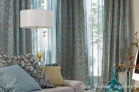 Déco de salon avec rideaux moderne en gris rideaux élégants en noir image d'intérieur avec rideaux intéressants en bleu et blanc l'imprimé poétique s'accorde rideau de 90×120 cm est recommandé pour ceux qui apprécient les modèles vous souhaitez en journée tamiser la lumière et de réchauffer. Exceptionnel Rideaux Salon Enchanteur Rideaux Salon Moderne Avec Deco Rideaux Salon Deco Rideaux Salon Decoration Rideaux Salon Rideaux Salon Moderne