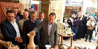 العمل هو كل ما يقوم به الإنسان من مجهودٍ عضلي أو عقلي مقابل عائدٍ مادي، ومقابل إشباع رغباتٍ وتلبية احتياجاتٍ حياتيةٍ متنوعةٍ من سلعٍ وخدماتٍ وغيرها، والتي تعد. Ø­Ø±ÙÙŠÙˆÙ† Ù…Ø´Ø§Ø±ÙƒÙˆÙ† Ø¨Ù…Ù‡Ø±Ø¬Ø§Ù† Ø­Ù…Ø§Ø© Ø§Ù„Ø³ÙŠØ§Ø­ÙŠ Ø¯Ø¹Ù… Ø§Ù„Ø¹Ù…Ù„ Ø§Ù„Ø­Ø±ÙÙŠ ÙˆØªØ³ÙˆÙŠÙ‚Ù‡ S A N A