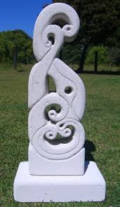 Gartenskulpturen Aus Stein Den Garten Stilvoll Verschonern Stone Carving Sculpture Rock Sculpture Concrete Sculpture