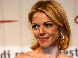 Unica pagina ufficiale dell' artista claudia gerini. Claudia Gerini Fidanzato Ha 17 Anni Meno Di Me Ma Mi Ha Corteggiato All Antica Corriere It