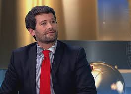 Pela primeira vez, o líder do chega abriu a porta da vida interna do partido e da sua vida familiar, que se movimenta numa bolha de segurança. Andre Ventura Admite Receber Dados Pessoais De Dirigentes Fora De Campo Jornal Record