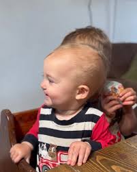 Braelyn says that it's time to eat! 😋