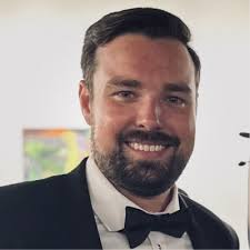 Friday Trivia What retailer is this ? With over 5,000 US locations, they're  almost everywhere. Store sizes are typically small at just 1,000 to 1,600  square feet, yet they are known for