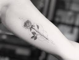 Wenn es um die bedeutung des tattoos geht, dann eine uhr zeitloser klassiker ist. Tattoo Oberarm Innen Frau Tattoo Art Filigree Tattoo Tattoo Arm Designs Inner Arm Tattoos