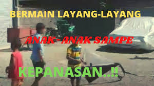 Ada perbedaan mendasar antara mimpi terbang dengan mimpi melayang, saat bermimpi terbang kita bisa mengendalikan arah terbang kita. Serunya Main Layang Layang Anak Anak Sampe Kepanasan Youtube