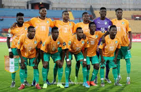 Côte d'ivoire)‏ كوت ديفوار دولة في غرب أفريقيا.تحدها غانا من الشرق، وغينيا وليبيريا من الغرب ومالي وبوركينافاسو من الشمال، وتشرف من الجنوب على خليج غينيا والمحيط الأطلسي. Ù†Ø¬Ù… ÙƒÙˆØª Ø¯ÙŠÙÙˆØ§Ø± Ø§Ù„Ø£ÙØ¶Ù„ ÙÙŠ Ù…Ø¨Ø§Ø±Ø§Ø© Ù†ÙŠØ¬ÙŠØ±ÙŠØ§