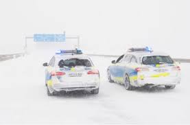 Die schneefallgrenze in deutschland könnte in den nächsten tagen unter 1000 meter fallen. Schneesturm Fegt Uber Deutschland Der Wind Peitscht Der Schnee Turmt Sich Das Winter Chaos In Bildern Panorama Stuttgarter Nachrichten