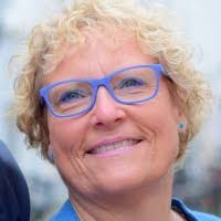 Karen Bernhardt's Instagram, Twitter & Facebook