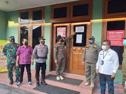 Home » berita utama » anggota satpol pp kabupaten bogor berpulang, tewas saat kawal pembagian bansos. Samin News Akhirnya Satpol Pp Tutup Karaoke Morsalino