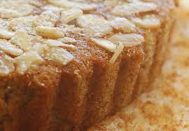 Aromatizzate la torta con un cucchiaino di liquore all'amaretto (per una versione analcolica unite la scorza di un limone o arancia), esalterà il. Ricetta Della Torta Al Latte Di Mandorla Il Dolce Soffice Senza Burro Ne Uova Siciliafan