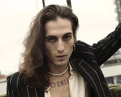 Capelli alla Damiano David dei Måneskin » Estetica.it