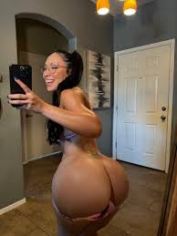 OnlyFans model officialcheekykim - pornpic.com