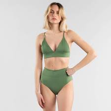 Presso la nostra sede è infatti possibile acquistare anche articoli al dettaglio, richiedendo la creazione di costumi da bagno personalizzati e su misura per voi. Costume A Vita Alta Tipo Bikini Parte Sotto Produzione Ecologica Composizione 87 Polyestere Riciclato Da Bottigliette Pet 13 Elastane Vegano Fair Trade