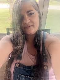 Denise Connell's Instagram, Twitter & Facebook