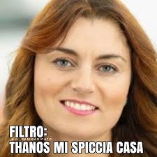 susannaceccardi nostra signora della belessa, Miss Pianerottolo al Buio,  campionessa di Femminilità da asporto, continua con la sua squallida  campagna intrisa di #bodyshaming e cattivo gusto di cattivo gusto. Icona  dell'autostima presa