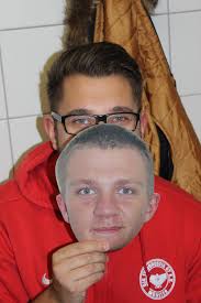 Paul Dost und Roman Tenk für ihr ehrenamtliches Engagement ausgezeichnet!  Bei der diesjährigen Show des Sports in der Sporthalle Berg Fidel wurden  mit Paul Dost (Fußball-Jugendtrainer, Schiri, Betreuer Ferienfreizeit) und  Roman Tenk (