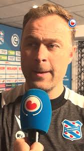 Zo nu en dan toch best wel aardig om even bij stil te staan. Vandaag in  Heerenveen, het dorp met 30.000 inwoners: -Heerenveen-PSV, zo goed als  uitverkocht met ongeveer 26.000 toeschouwers. -Wereldbeker