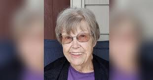 Donna Piper's Instagram, Twitter & Facebook