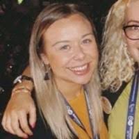 Stephanie Bowler's Instagram, Twitter & Facebook