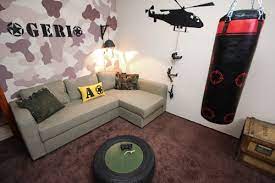 Kikepzes In Dul Juditu Military Kids Room Army Bedroom Military Bedroom