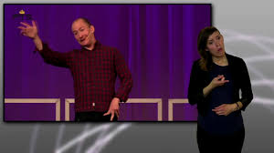 Ni får också följa med reportern henryk och andra personer på äventyr och ibland får ni hälsa på i sagans värld. Teckensprakstolkning Westreamu