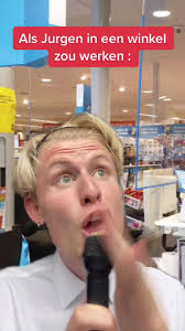 Elias in Retail: A Unique Microphone Performance