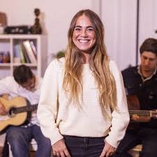 Fado para esta noite, vieste do fim do mundo, meu corpo, voltaste, madrugada sem sono, na calma dos teus olhos, maldição. Gisela Joao Assustava Me A Expectativa Toda A Minha Volta Observador