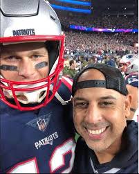 Former Terps baseball player, current Chicago White Sox pitcher and  Massachusetts native Sean Burke hanging with Tom Brady. 📸: (smburkey/IG)
