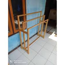 Jika anda memastikan gantungan baju yang sesuai dengan trend masa kini serta cocok buat para pengagum fashion maka penampilan anda akan semakin maksimal. Dekoruma Moku Lemari Pakaian Terbuka Minimalis Dengan Rak Dan Lemari Laci 2 Susun Dari Kayu Olahan Rp1 528 930 1 Rak Lemari Kayu Serbaguna 4 Susun Rp248 000 1 Lemari Serbaguna Rak Buku Baju Pakaian Kayu 3 Susun Tiga Tingkat