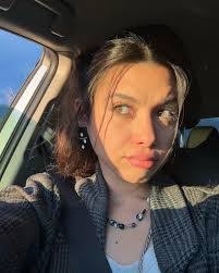 Isabella Starr's Instagram, Twitter & Facebook